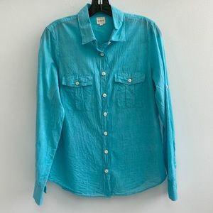 J.Crew “The Perfect Shirt” light blue linen button down - size M